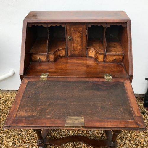 WILLIAM AND MARY STYLE SMALL WALNUT BUREAU - ADDITIONAL PHOTO 2