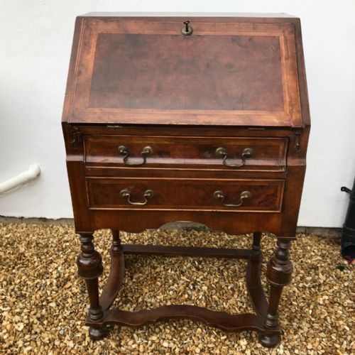 WILLIAM AND MARY STYLE SMALL WALNUT BUREAU - ADDITIONAL PHOTO 3