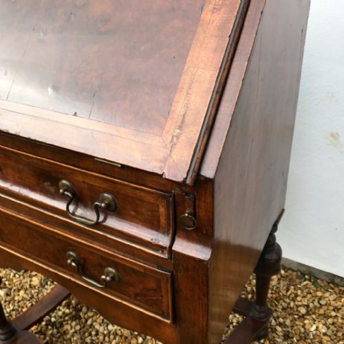 WILLIAM AND MARY STYLE SMALL WALNUT BUREAU - ADDITIONAL PHOTO 5