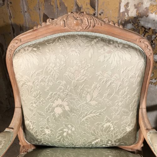 PAIR OF FRENCH BLEACHED LOUIS XV STYLE ARMCHAIRS - ADDITIONAL PHOTO 3