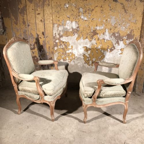 PAIR OF FRENCH BLEACHED LOUIS XV STYLE ARMCHAIRS - ADDITIONAL PHOTO 4