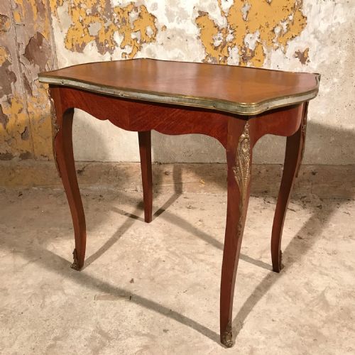 french walnut and ormolu coffee table side table - CATEGORY: ANTIQUE TABLES - DATED 1920