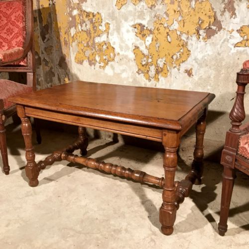 french oak turned leg coffee table - CATEGORY: ANTIQUE TABLES - DATED 1900