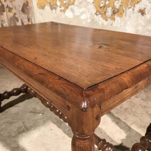 FRENCH OAK TURNED LEG COFFEE TABLE - ADDITIONAL PHOTO 2