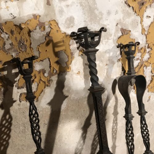 IMPRESSIVE FRENCH FIRE DOGS AND IRON SET - ADDITIONAL PHOTO 4