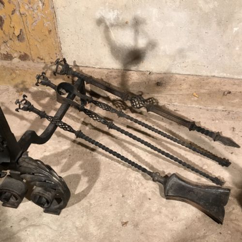 IMPRESSIVE FRENCH FIRE DOGS AND IRON SET - ADDITIONAL PHOTO 5