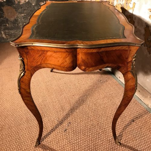 FINE QUALITY BUREAU PLAT OR DRESSING TABLE - ADDITIONAL PHOTO 1