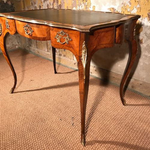 FINE QUALITY BUREAU PLAT OR DRESSING TABLE - ADDITIONAL PHOTO 3