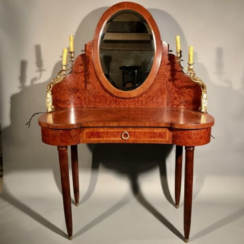 french amboyna dressing table - CATEGORY: ANTIQUE DRESSING TABLES - DATED 1910