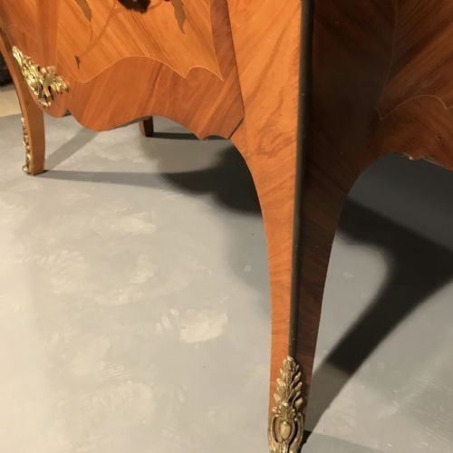 FRENCH MARBLE TOP MARQUETRY CHEST OF DRAWERS - ADDITIONAL PHOTO 3