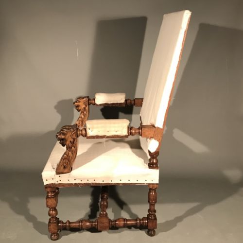 LARGE PAIR OF OAK LIONS HEAD ARMCHAIRS - ADDITIONAL PHOTO 1
