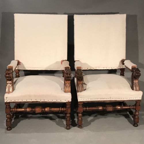 LARGE PAIR OF OAK LIONS HEAD ARMCHAIRS - ADDITIONAL PHOTO 4