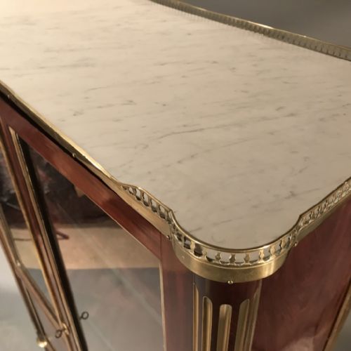 FRENCH MAHOGANY AND BRASS CABINET WITH MARBLE TOP - ADDITIONAL PHOTO 5