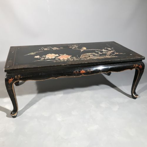 black lacquered chinoiserie coffee table - CATEGORY: ANTIQUE TABLES - DATED 1920