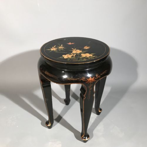 single black lacquered chinoiserie urn table - CATEGORY: ANTIQUE TABLES - DATED 1920