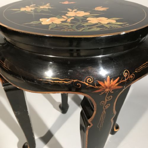 SINGLE BLACK LACQUERED CHINOISERIE URN TABLE - ADDITIONAL PHOTO 2