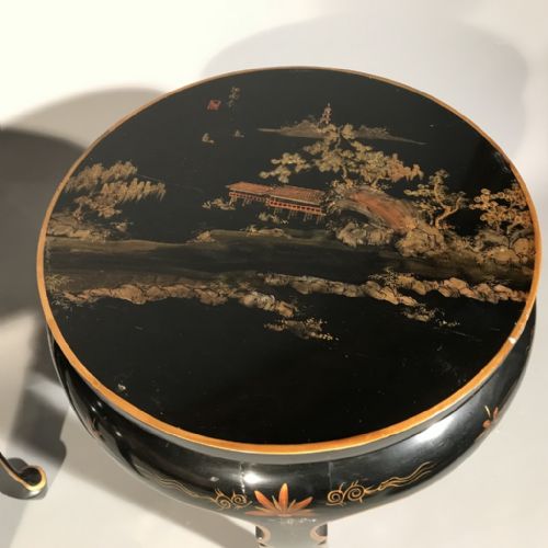 PAIR OF JAPANESE BLACK LACQUERED SIDE TABLES - ADDITIONAL PHOTO 4