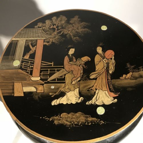 PAIR OF JAPANESE STYLE URN TABLES IN BLACK LACQUER - ADDITIONAL PHOTO 1