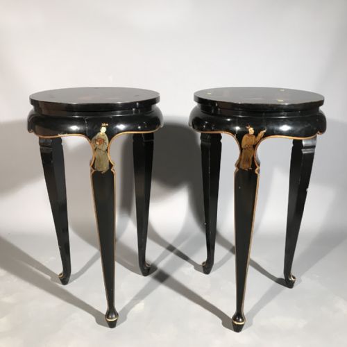 PAIR OF JAPANESE STYLE URN TABLES IN BLACK LACQUER - ADDITIONAL PHOTO 2