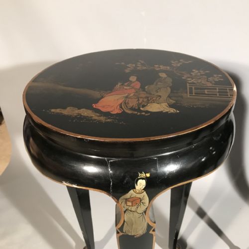 PAIR OF JAPANESE STYLE URN TABLES IN BLACK LACQUER - ADDITIONAL PHOTO 4