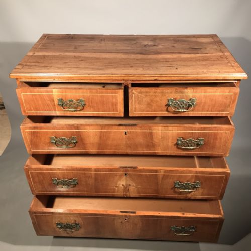 C18TH WALNUT GEORGIAN CHEST OF DRAWERS - ADDITIONAL PHOTO 6