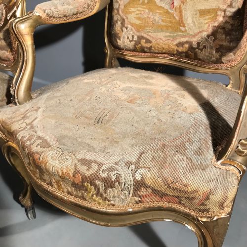PAIR OF FRENCH LOUIS XV GILTWOOD AND TAPESTRY ARMCHAIRS - ADDITIONAL PHOTO 5