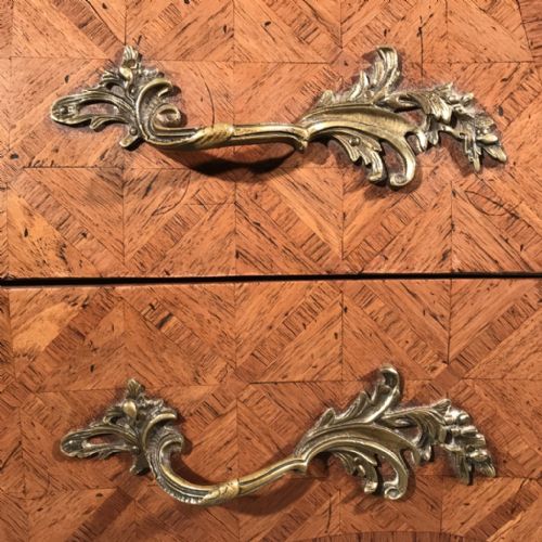 PALE WALNUT LOUIS XV STYLE MARQUETRY COMMODE - ADDITIONAL PHOTO 3