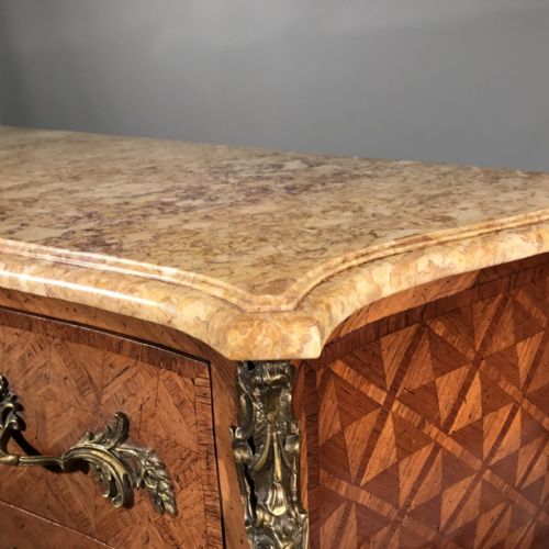 PALE WALNUT LOUIS XV STYLE MARQUETRY COMMODE - ADDITIONAL PHOTO 4