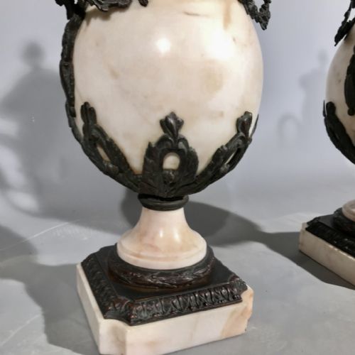 PAIR OF C19TH FRENCH MARBLE CASSOLETTE LAMPS - ADDITIONAL PHOTO 2
