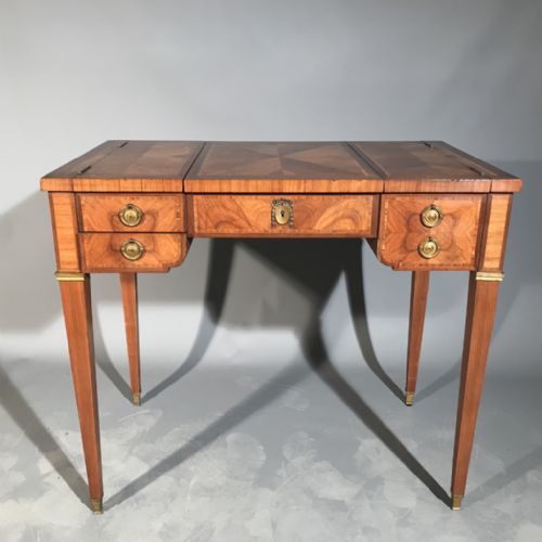 rare french lift mirror top dressing table - CATEGORY: ANTIQUE DRESSING TABLES - DATED 1910