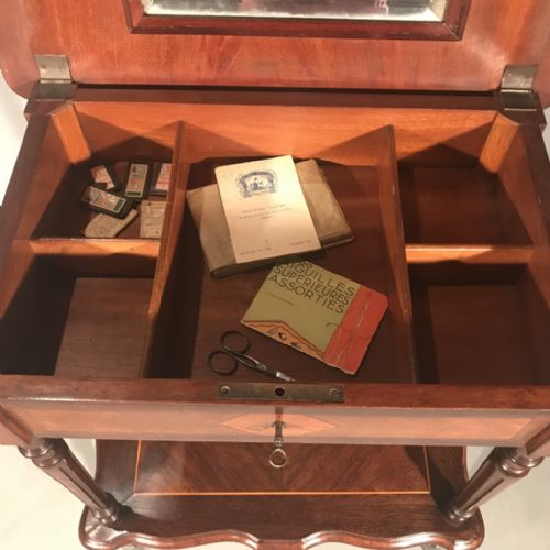 ROSEWOOD AND MARQUETRY SEWING TABLE - ADDITIONAL PHOTO 1