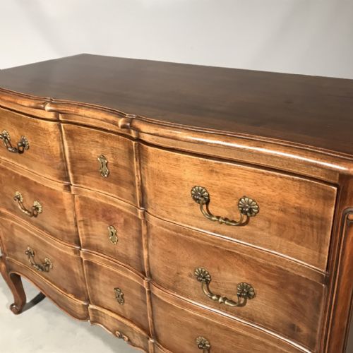 FRENCH WALNUT SERPENTINE FRONT CHEST OF DRAWERS - ADDITIONAL PHOTO 2