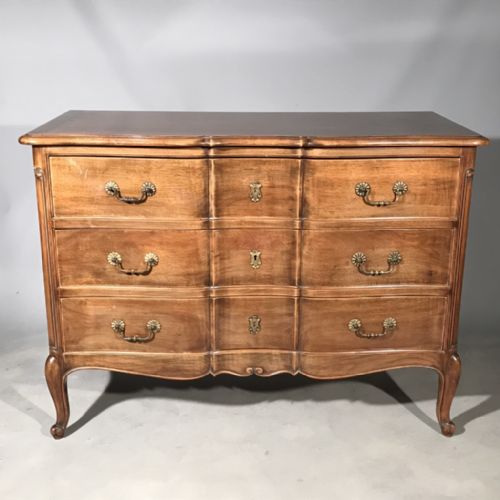 FRENCH WALNUT SERPENTINE FRONT CHEST OF DRAWERS - ADDITIONAL PHOTO 5