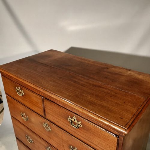 GEORGIAN 2 OVER 3 CHEST OF DRAWERS - ADDITIONAL PHOTO 5