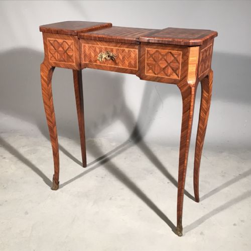 french marquetry jewellery side table - CATEGORY: ANTIQUE TABLES - DATED 1920
