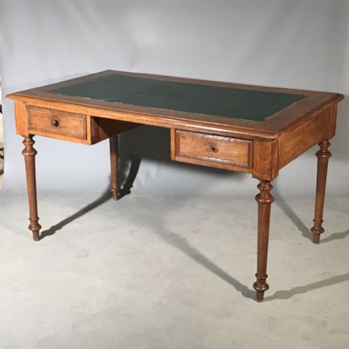 good size victorian oak desk - CATEGORY: ANTIQUE DESKS - DATED VICTORIAN
