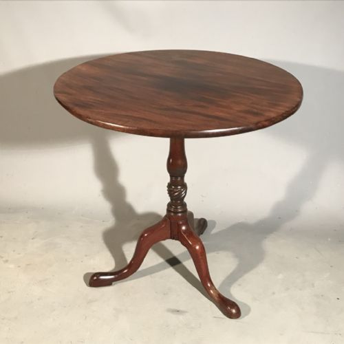 good georgian tilt top table 68cm d - CATEGORY: ANTIQUE TABLES - DATED GEORGIAN