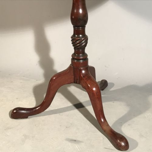 GOOD GEORGIAN TILT TOP TABLE 68CM D - ADDITIONAL PHOTO 1