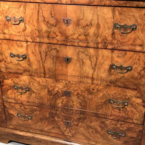 SMALL FRENCH BURR WALNUT COMMODE - ADDITIONAL PHOTO 5