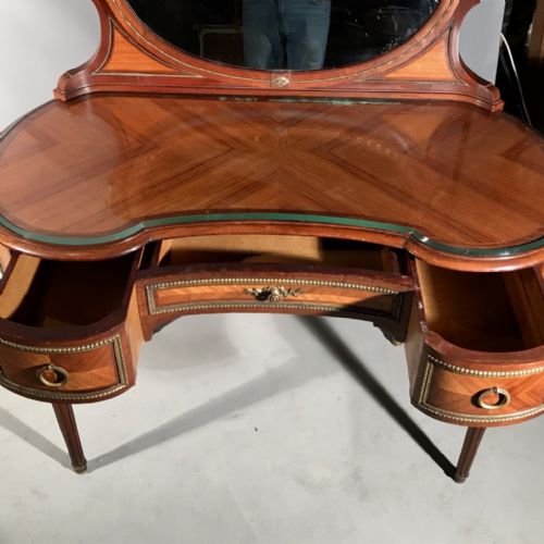 LARGE FRENCH DRESSING TABLE - ADDITIONAL PHOTO 3