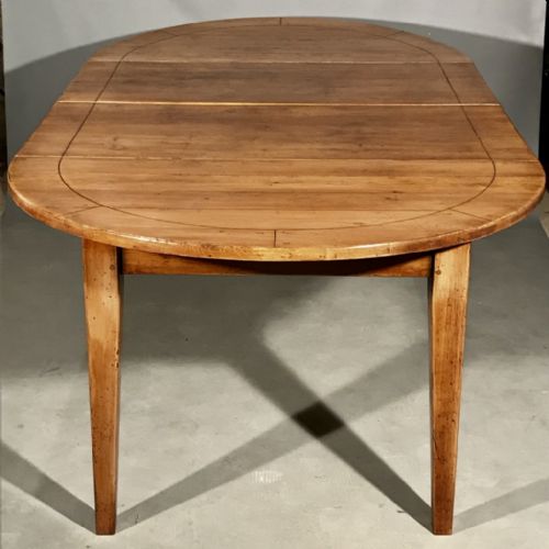 round french oak extending table - CATEGORY: ANTIQUE TABLES - DATED EDWARDIAN