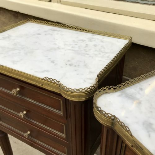 GOOD SIZE PAIR OF FRENCH SIDE TABLES - ADDITIONAL PHOTO 2