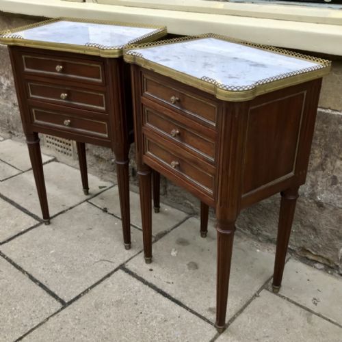 GOOD SIZE PAIR OF FRENCH SIDE TABLES - ADDITIONAL PHOTO 3