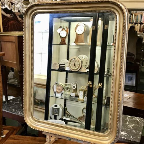 elegant mid size french gilt mirror - CATEGORY: ANTIQUE MIRRORS - DATED 1900