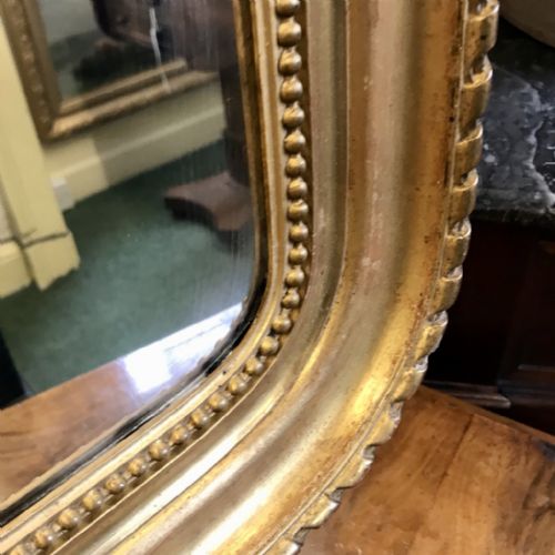 ELEGANT MID SIZE FRENCH GILT MIRROR - ADDITIONAL PHOTO 3