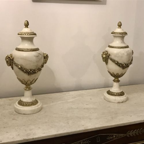 LARGE PAIR OF MARBLE CASSOLETTE WITH RAMS HEADS1 - ADDITIONAL PHOTO 2