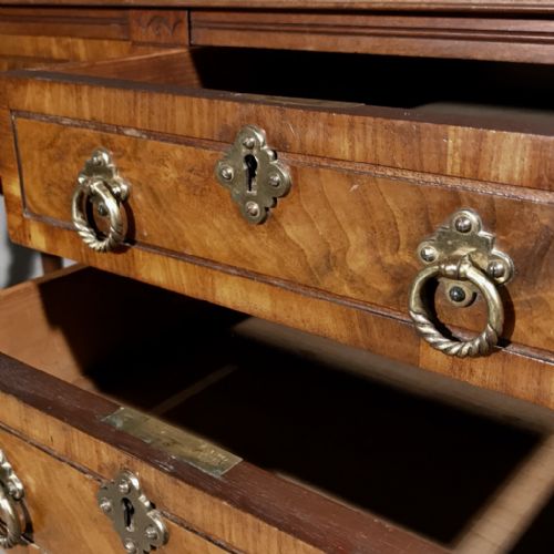 AESTHETIC MOVEMENT MAHOGANY DESK - ADDITIONAL PHOTO 4