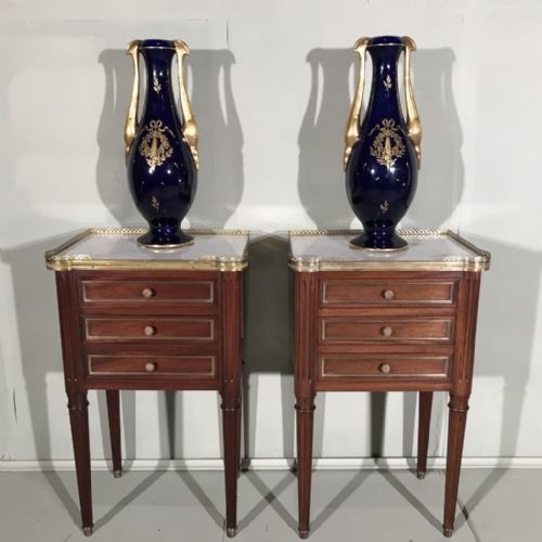 PAIR OF FRENCH MAHOGANY AND BRASS INLAID BEDSIDE TABLES - ADDITIONAL PHOTO 1
