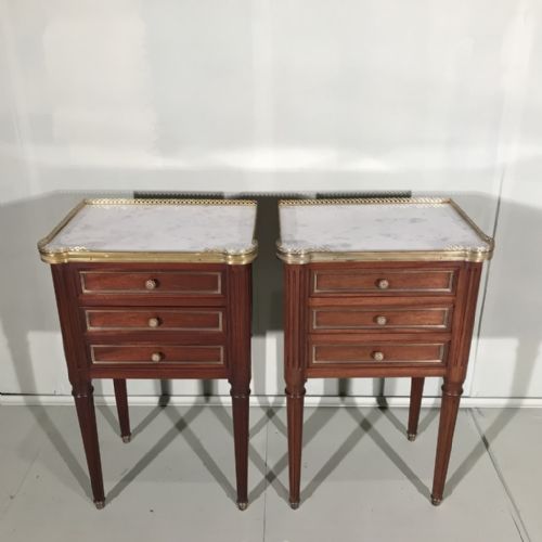 PAIR OF FRENCH MAHOGANY AND BRASS INLAID BEDSIDE TABLES - ADDITIONAL PHOTO 5