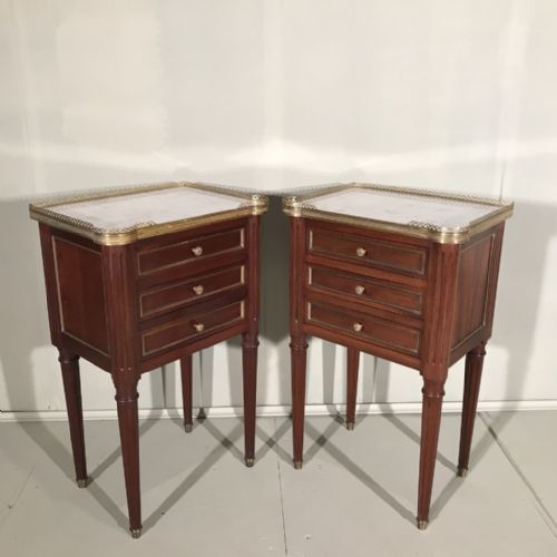 PAIR OF FRENCH MAHOGANY AND BRASS INLAID BEDSIDE TABLES - ADDITIONAL PHOTO 10